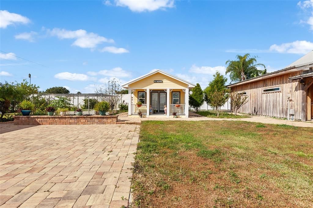 For Sale: $700,000 (5 beds, 3 baths, 2070 Square Feet)