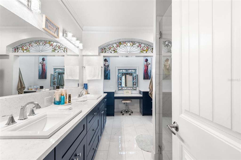 For Sale: $700,000 (5 beds, 3 baths, 2070 Square Feet)