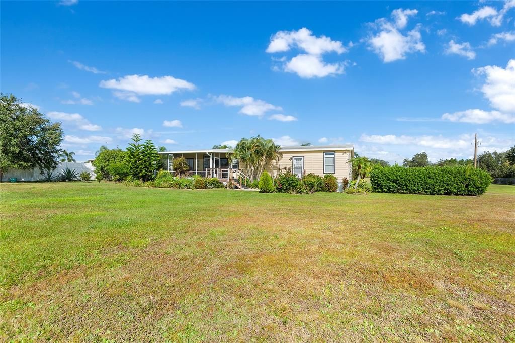 For Sale: $700,000 (5 beds, 3 baths, 2070 Square Feet)