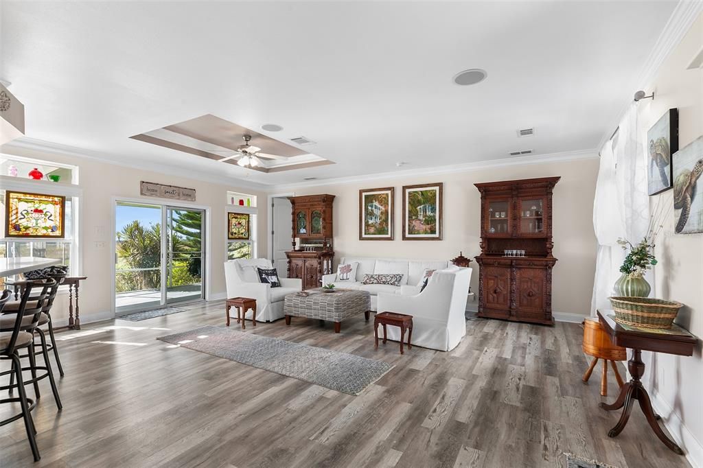 For Sale: $700,000 (5 beds, 3 baths, 2070 Square Feet)