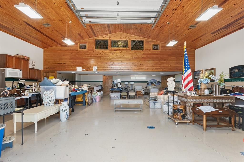 For Sale: $700,000 (5 beds, 3 baths, 2070 Square Feet)