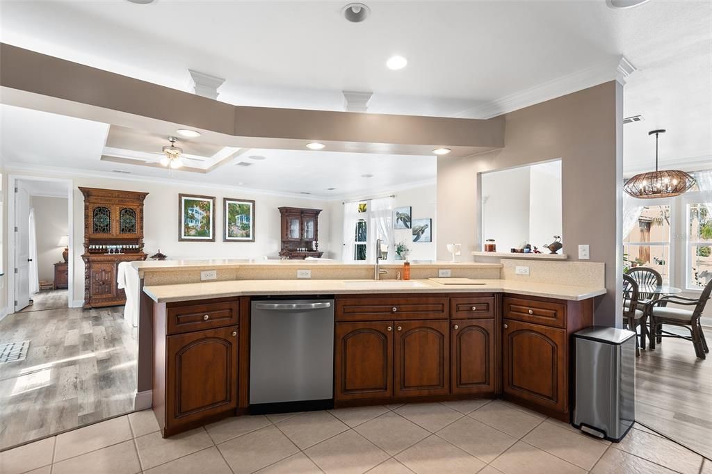 For Sale: $700,000 (5 beds, 3 baths, 2070 Square Feet)