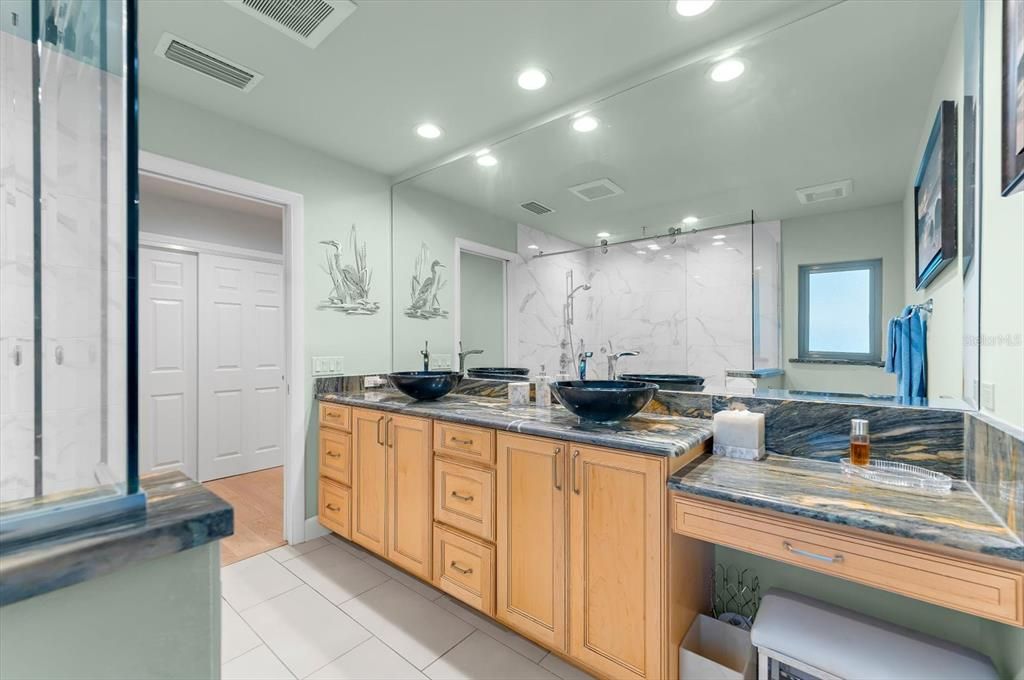 For Sale: $2,149,000 (4 beds, 3 baths, 2657 Square Feet)