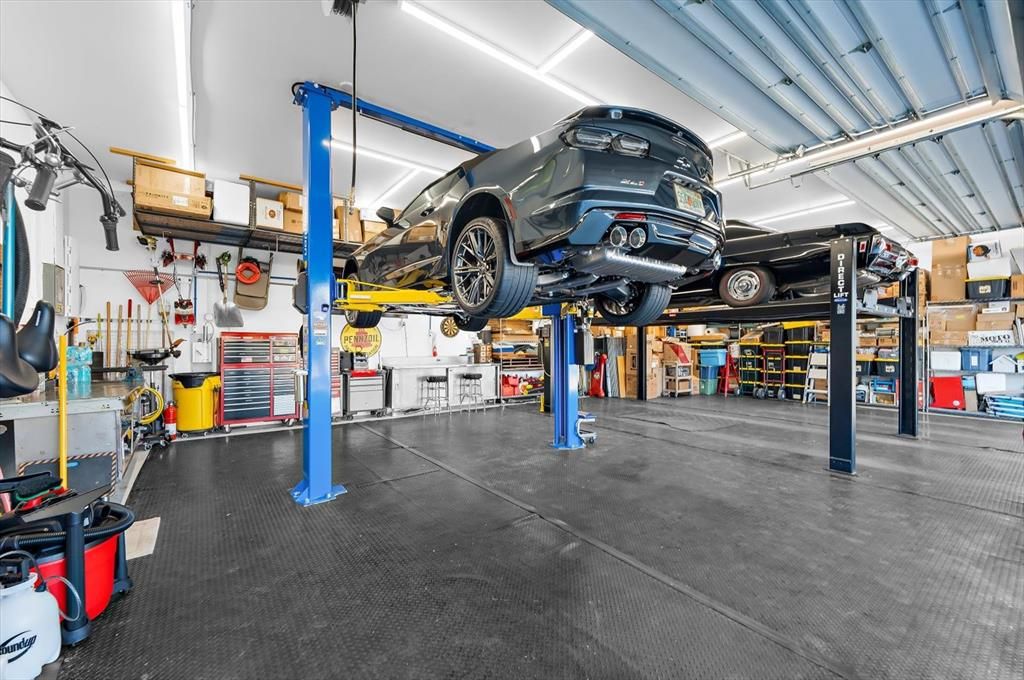 For Sale: $2,149,000 (4 beds, 3 baths, 2657 Square Feet)