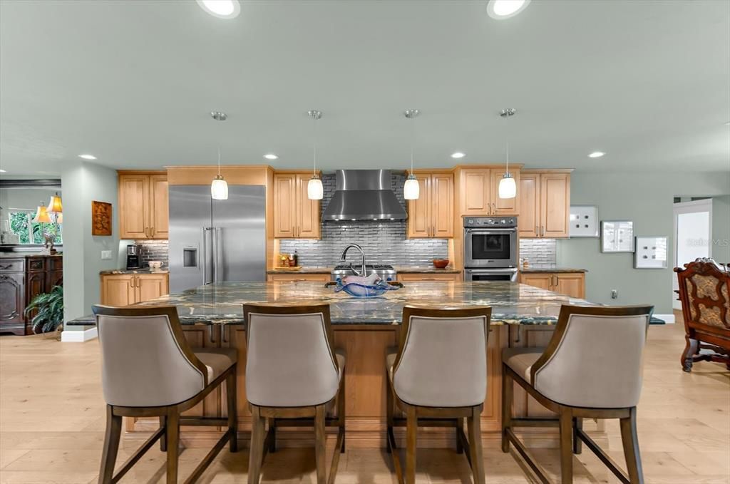 For Sale: $2,149,000 (4 beds, 3 baths, 2657 Square Feet)