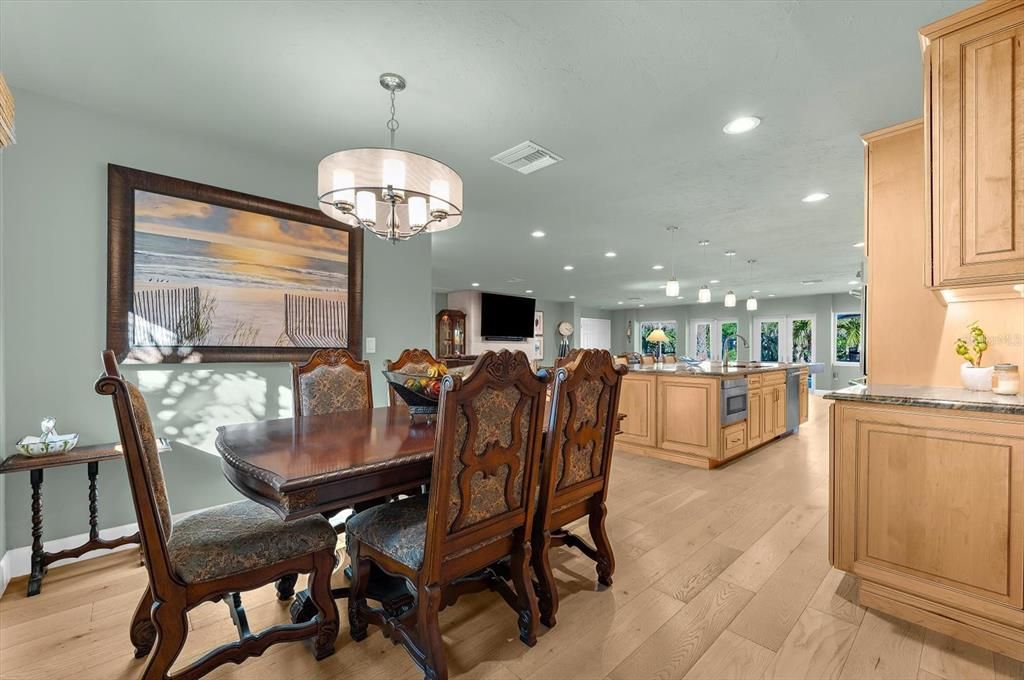 For Sale: $2,149,000 (4 beds, 3 baths, 2657 Square Feet)