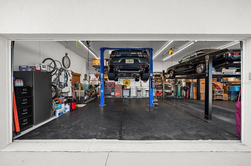 For Sale: $2,149,000 (4 beds, 3 baths, 2657 Square Feet)