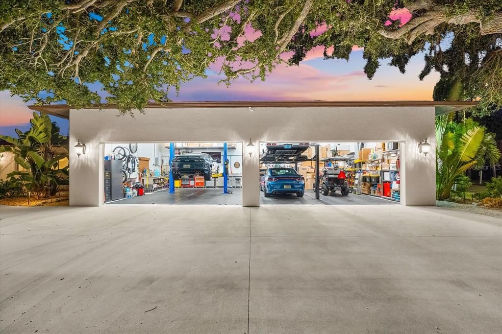 For Sale: $2,149,000 (4 beds, 3 baths, 2657 Square Feet)