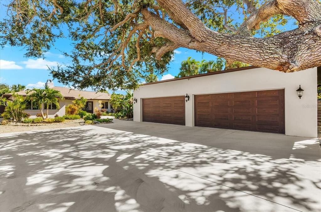 For Sale: $2,149,000 (4 beds, 3 baths, 2657 Square Feet)