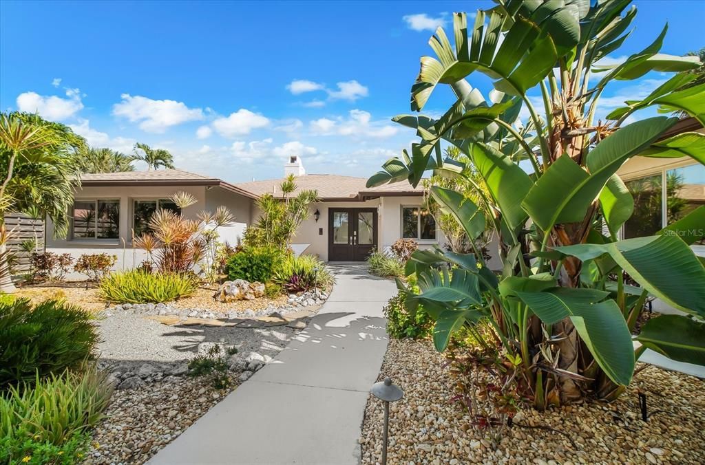 For Sale: $2,149,000 (4 beds, 3 baths, 2657 Square Feet)