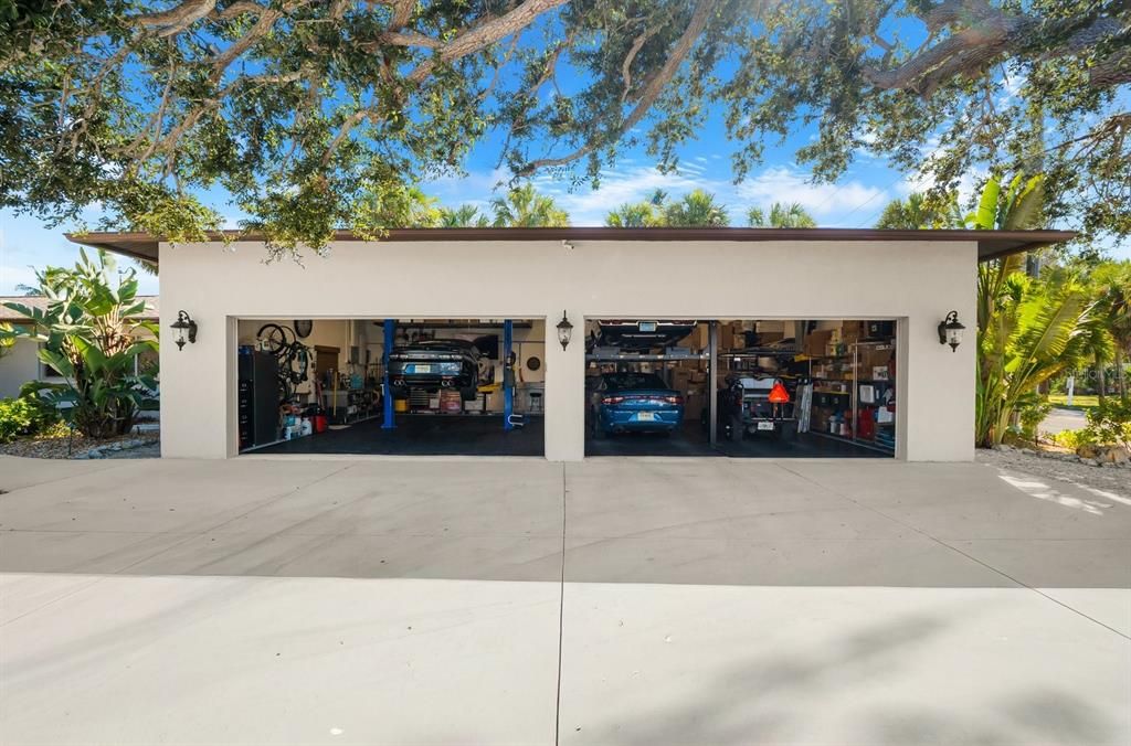 For Sale: $2,149,000 (4 beds, 3 baths, 2657 Square Feet)