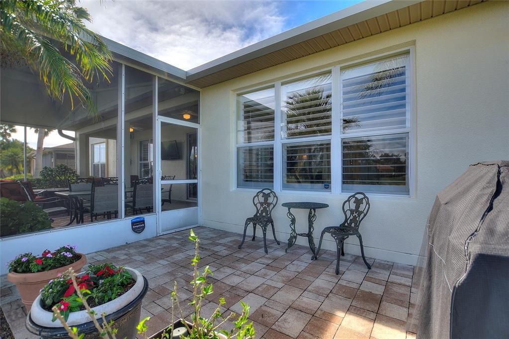 Под контрактом: $425,000 (3 спален, 2 ванн, 2139 Квадратных фут)