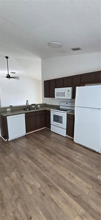 En Renta: $2,800 (5 camas, 3 baños, 1790 Pies cuadrados)