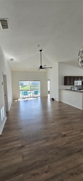 En Renta: $2,800 (5 camas, 3 baños, 1790 Pies cuadrados)