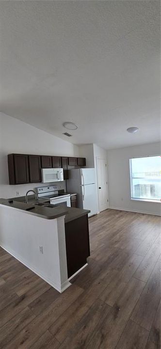 En Renta: $2,800 (5 camas, 3 baños, 1790 Pies cuadrados)