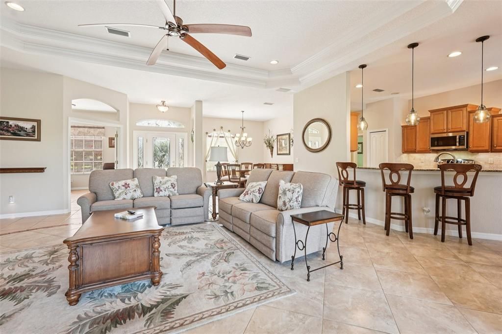 Activo con contrato: $660,000 (3 camas, 2 baños, 2279 Pies cuadrados)