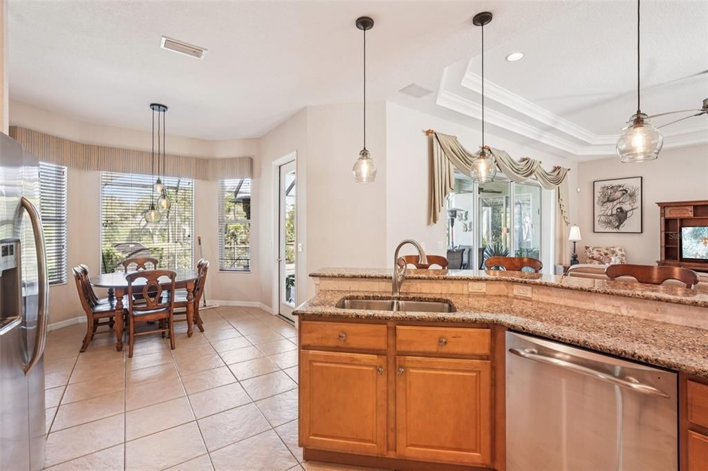 Activo con contrato: $660,000 (3 camas, 2 baños, 2279 Pies cuadrados)