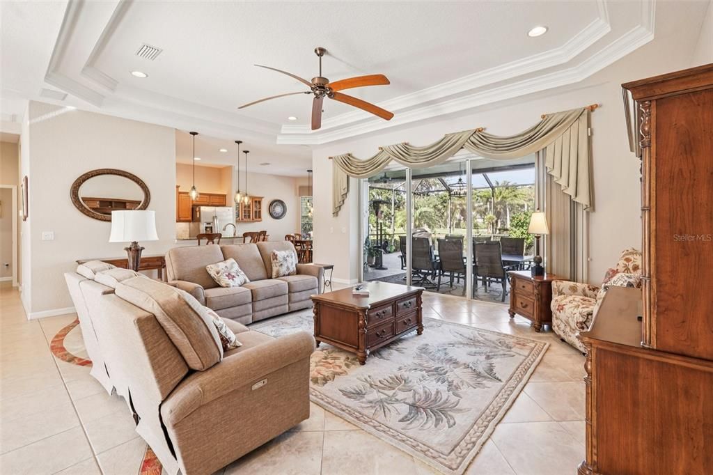 Activo con contrato: $660,000 (3 camas, 2 baños, 2279 Pies cuadrados)