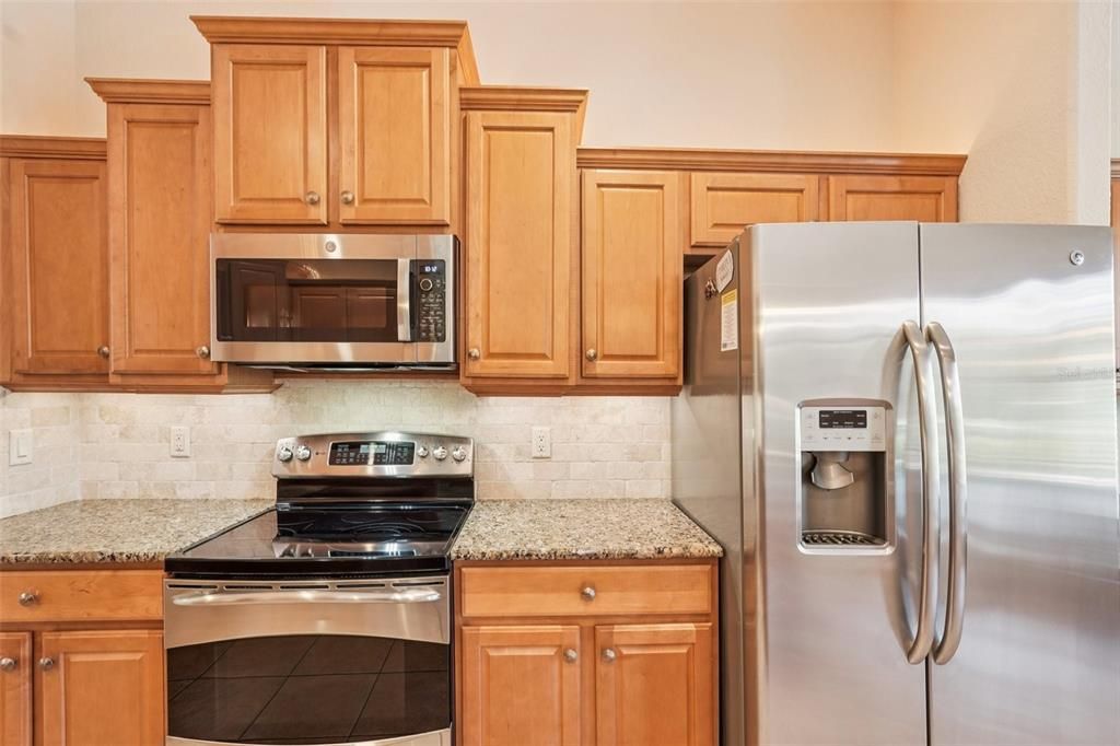 Activo con contrato: $660,000 (3 camas, 2 baños, 2279 Pies cuadrados)