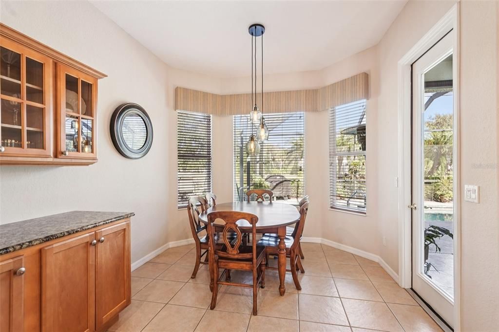 Activo con contrato: $660,000 (3 camas, 2 baños, 2279 Pies cuadrados)