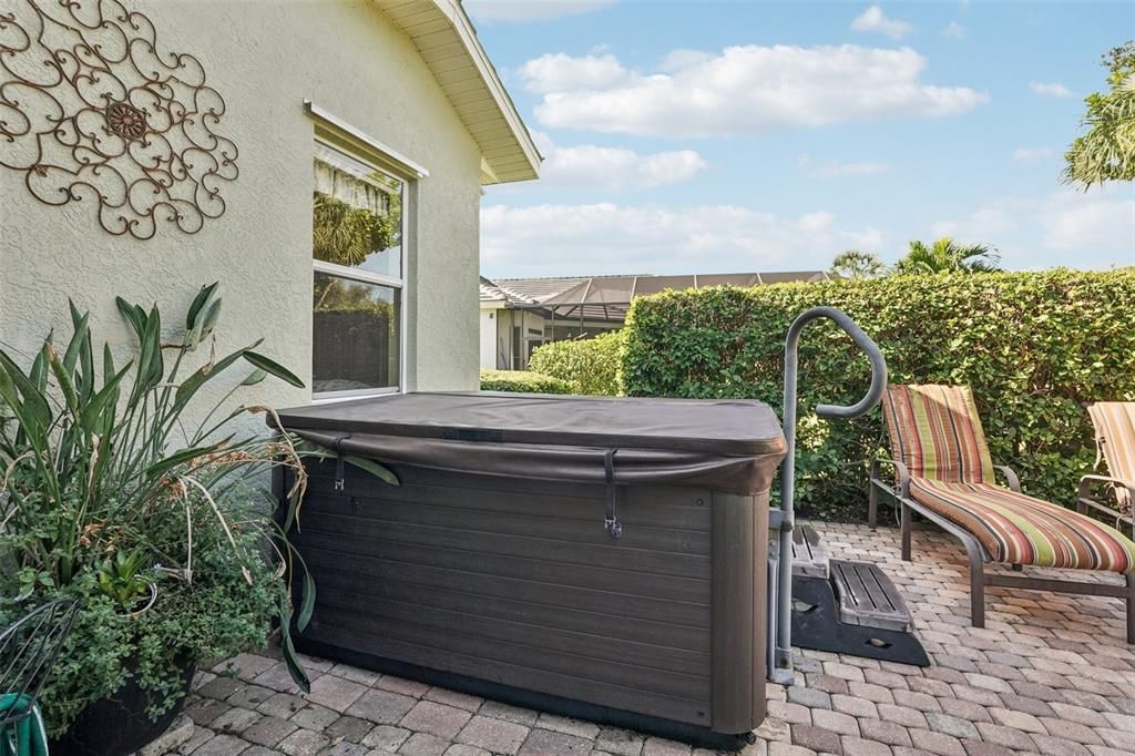 Activo con contrato: $660,000 (3 camas, 2 baños, 2279 Pies cuadrados)