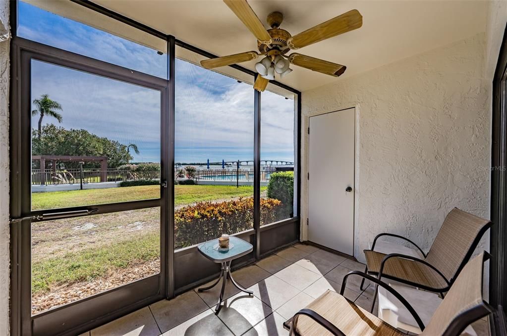 待售: $369,000 (2 贝兹, 2 浴室, 890 平方英尺)