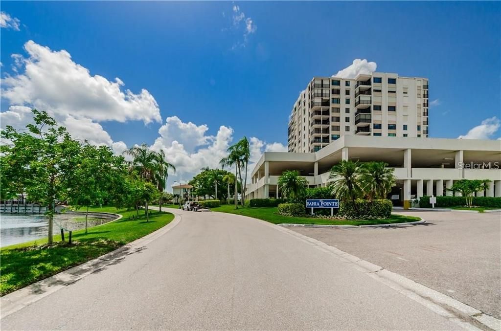 待售: $369,000 (2 贝兹, 2 浴室, 890 平方英尺)