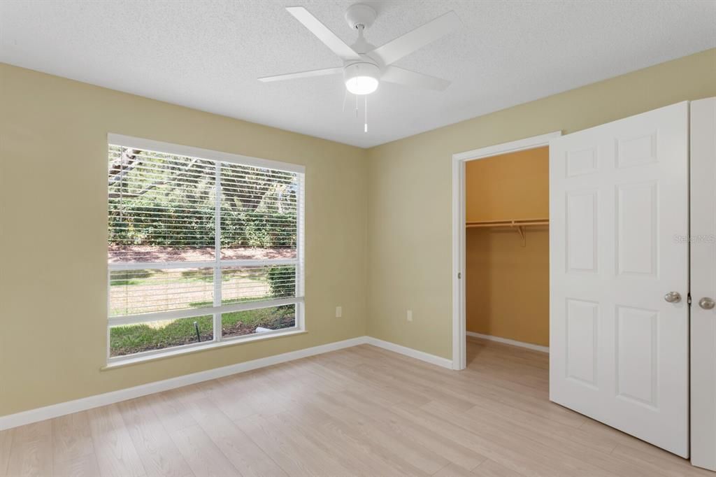 На продажу: $189,000 (2 спален, 2 ванн, 1164 Квадратных фут)