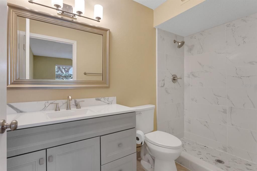 На продажу: $189,000 (2 спален, 2 ванн, 1164 Квадратных фут)