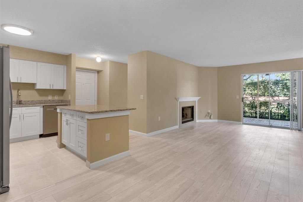 На продажу: $189,000 (2 спален, 2 ванн, 1164 Квадратных фут)