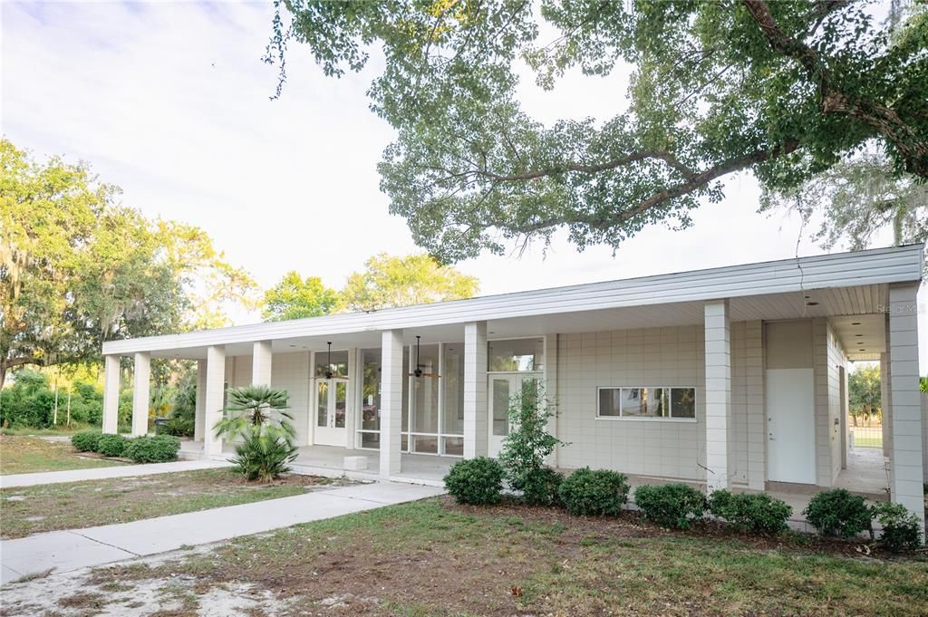 En Venta: $849,900 (4 camas, 2 baños, 2590 Pies cuadrados)