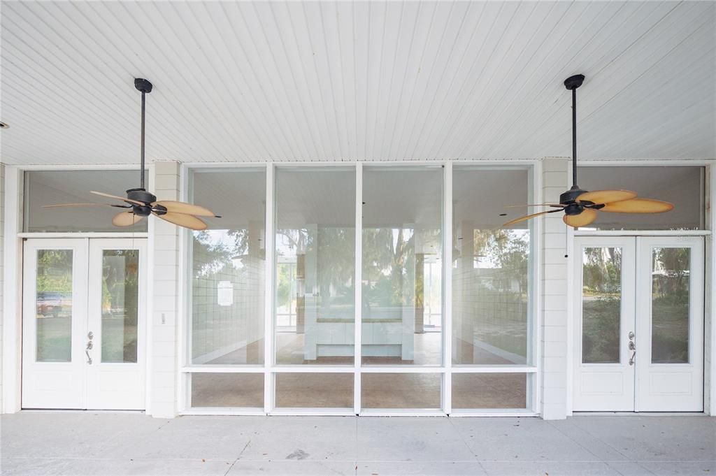 En Venta: $849,900 (4 camas, 2 baños, 2590 Pies cuadrados)