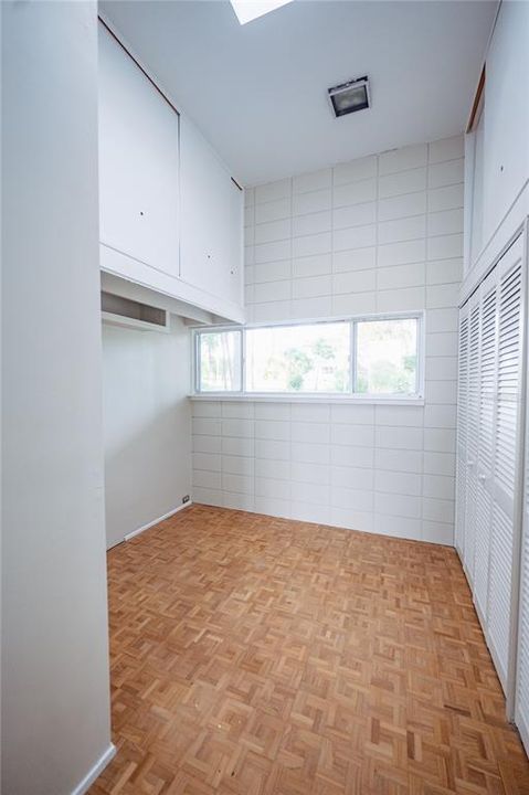 En Venta: $849,900 (4 camas, 2 baños, 2590 Pies cuadrados)