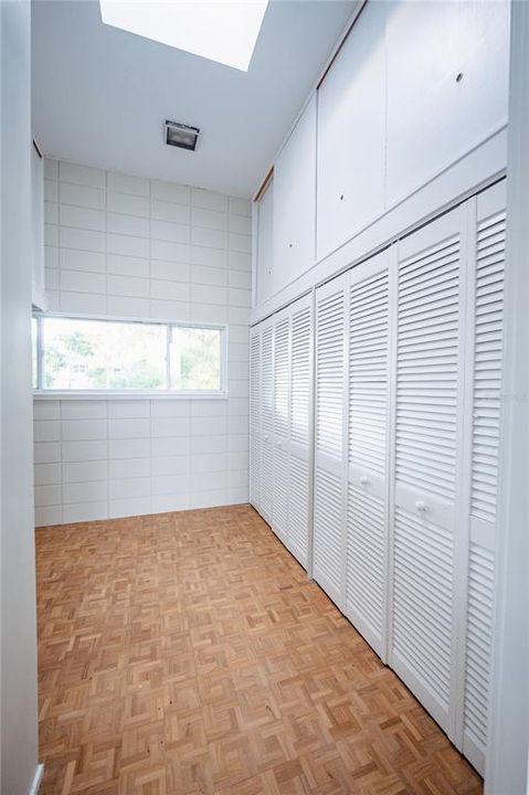 En Venta: $849,900 (4 camas, 2 baños, 2590 Pies cuadrados)