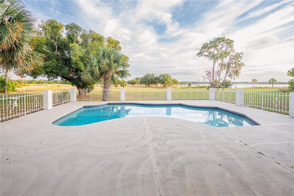 En Venta: $849,900 (4 camas, 2 baños, 2590 Pies cuadrados)