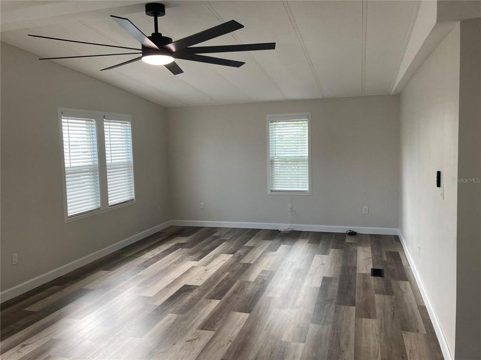 For Sale: $175,000 (2 beds, 2 baths, 1136 Square Feet)