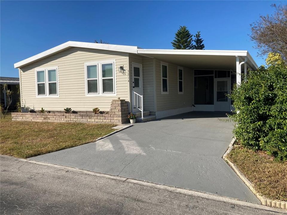 For Sale: $175,000 (2 beds, 2 baths, 1136 Square Feet)