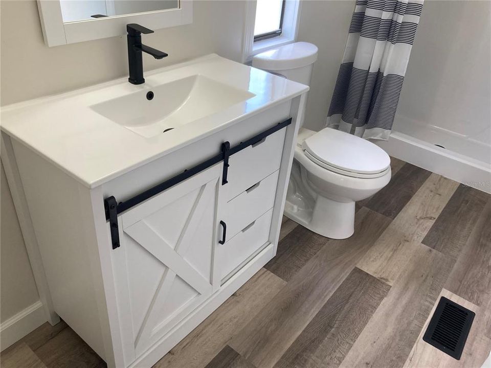 For Sale: $175,000 (2 beds, 2 baths, 1136 Square Feet)