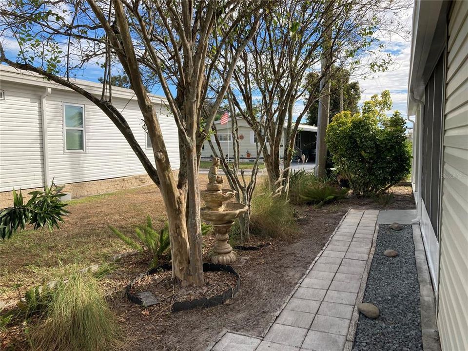 For Sale: $175,000 (2 beds, 2 baths, 1136 Square Feet)