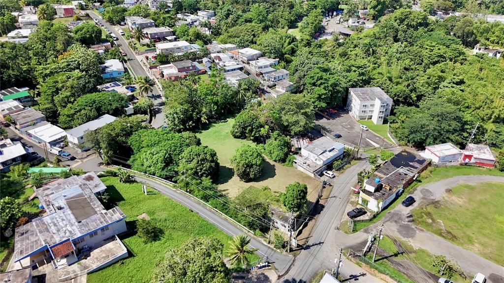 На продажу: $300,000 (0.80 acres)