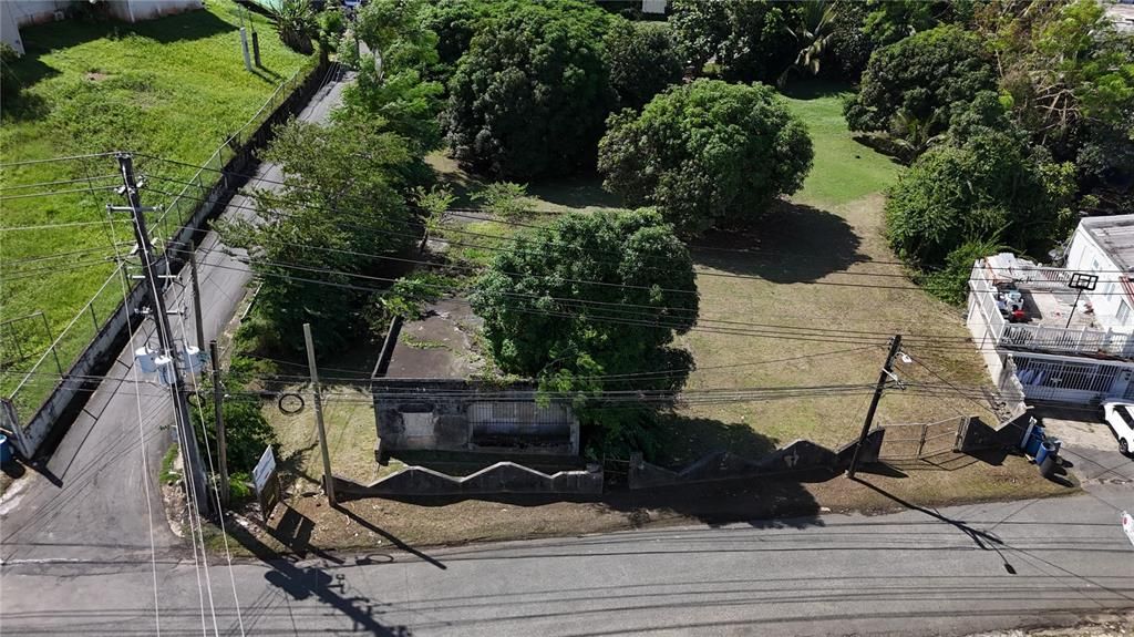 На продажу: $300,000 (0.80 acres)