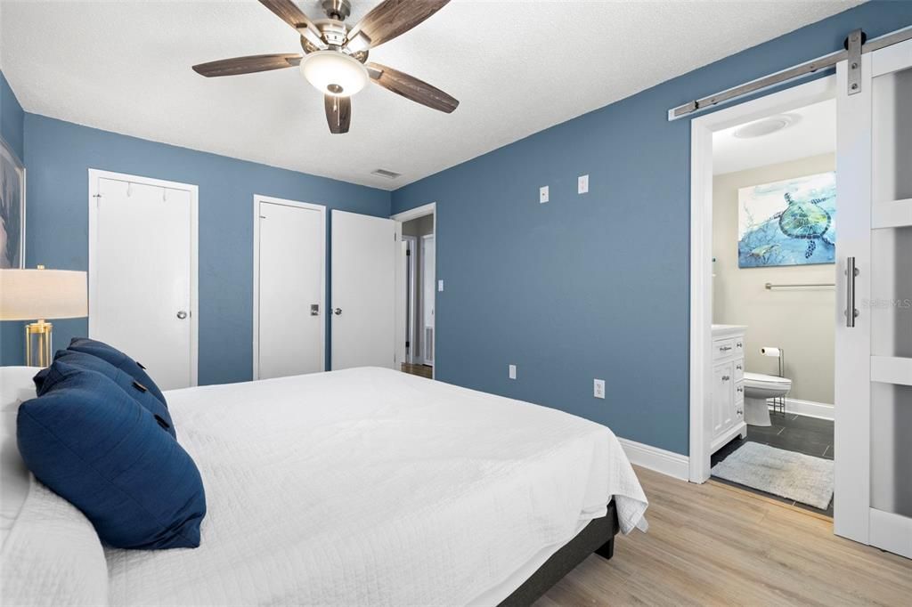 For Sale: $324,900 (2 beds, 2 baths, 1005 Square Feet)