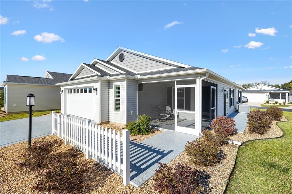 For Sale: $329,900 (2 beds, 2 baths, 1286 Square Feet)