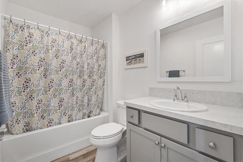 For Sale: $329,900 (2 beds, 2 baths, 1286 Square Feet)