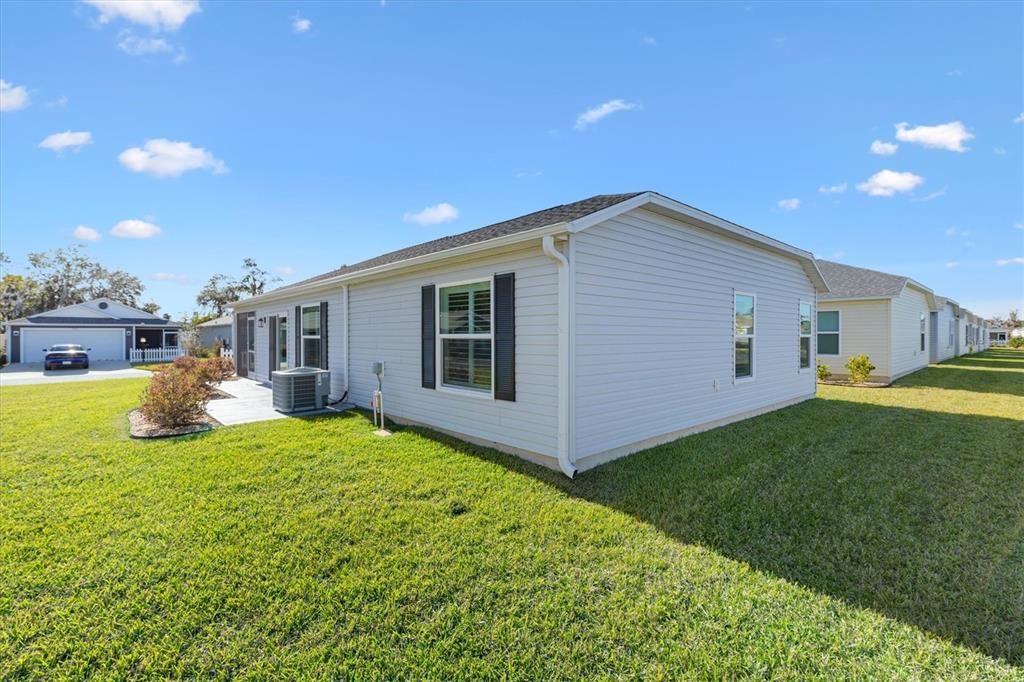 For Sale: $329,900 (2 beds, 2 baths, 1286 Square Feet)