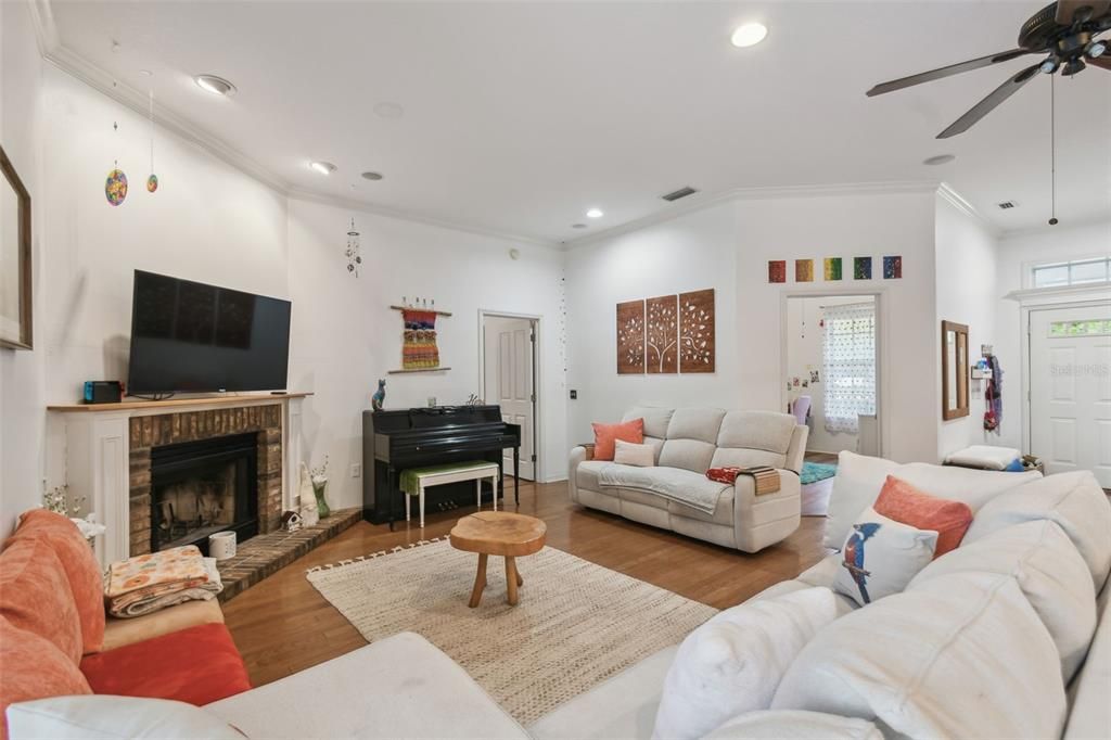 For Sale: $535,000 (3 beds, 2 baths, 2237 Square Feet)