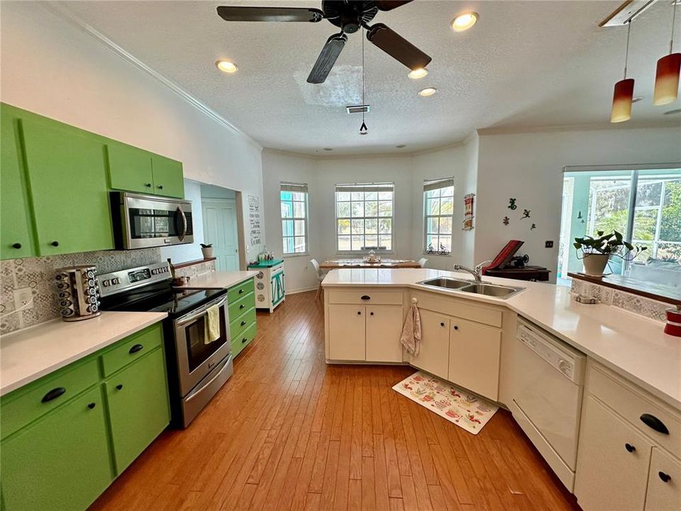 For Sale: $535,000 (3 beds, 2 baths, 2237 Square Feet)