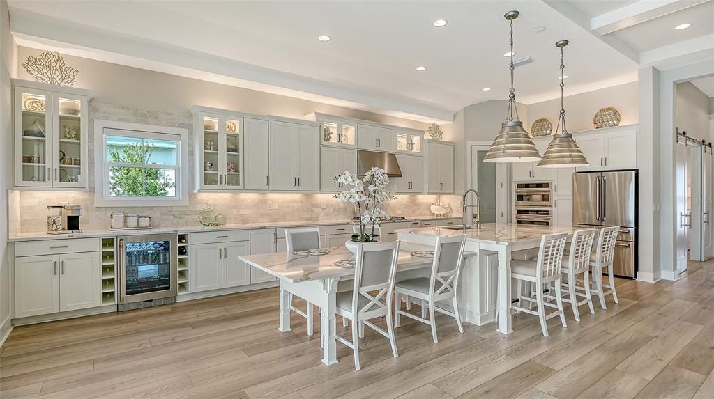 For Sale: $1,075,000 (3 beds, 3 baths, 2562 Square Feet)