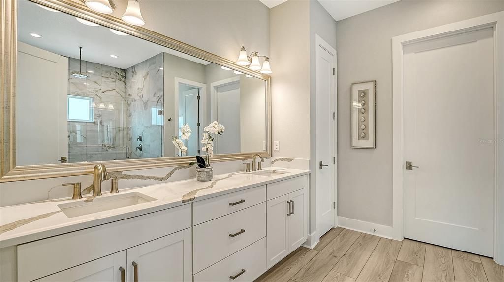 For Sale: $1,075,000 (3 beds, 3 baths, 2562 Square Feet)