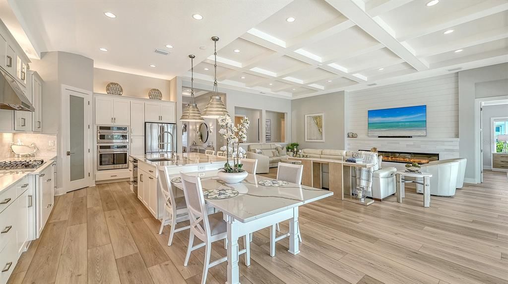 For Sale: $1,075,000 (3 beds, 3 baths, 2562 Square Feet)